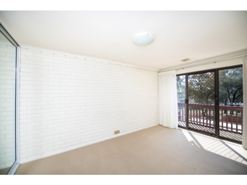 8/22 Namatjira Drive, Weston ACT 2611
