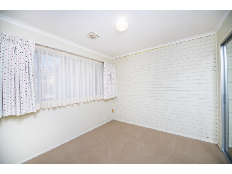 8/22 Namatjira Drive, Weston ACT 2611