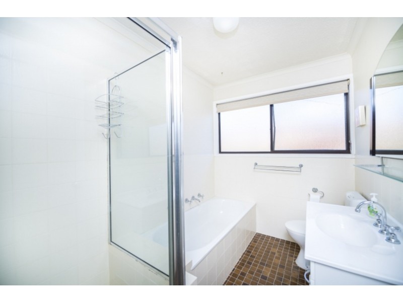 8/22 Namatjira Drive, Weston ACT 2611