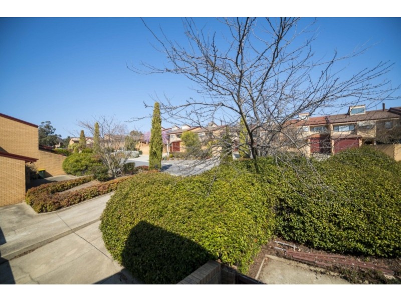 8/22 Namatjira Drive, Weston ACT 2611