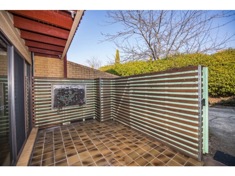 8/22 Namatjira Drive, Weston ACT 2611