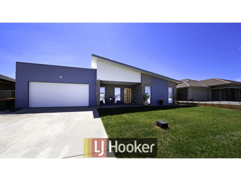 10 Angus Place, Bungendore NSW 2621