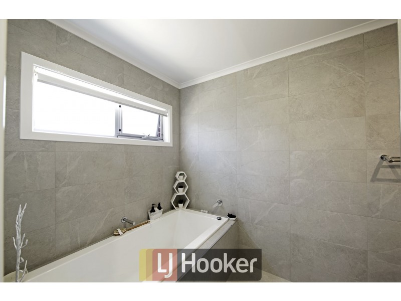 10 Angus Place, Bungendore NSW 2621