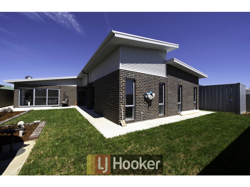 10 Angus Place, Bungendore NSW 2621