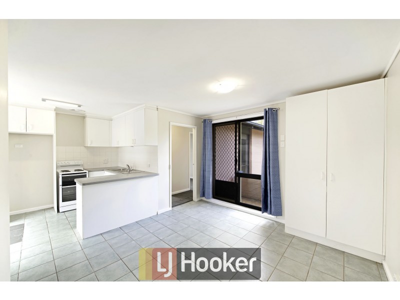 8 Nivison Place, Charnwood ACT 2615