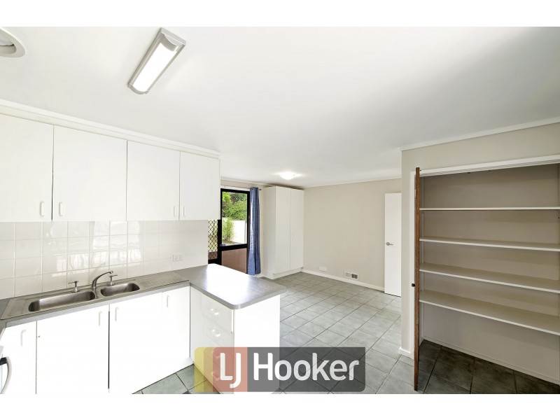 8 Nivison Place, Charnwood ACT 2615