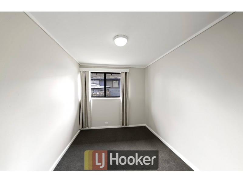 8 Nivison Place, Charnwood ACT 2615