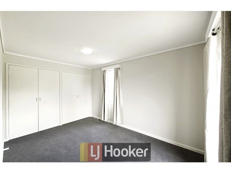 8 Nivison Place, Charnwood ACT 2615