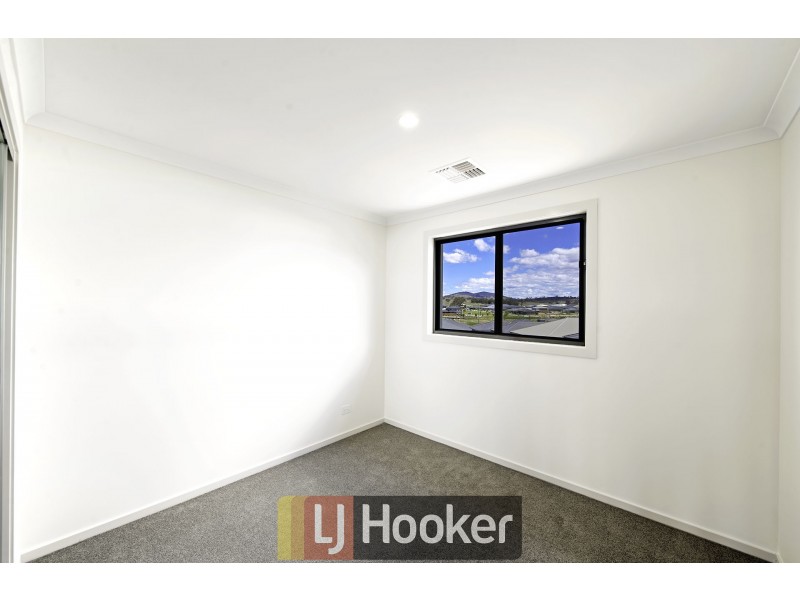 268 Gorman Drive, Googong NSW 2620