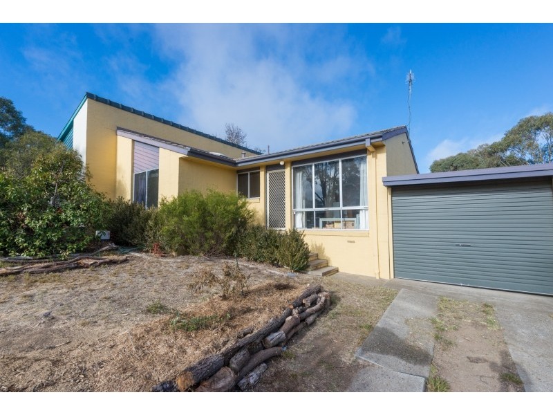 18 Stanfield Close, Kambah ACT 2902