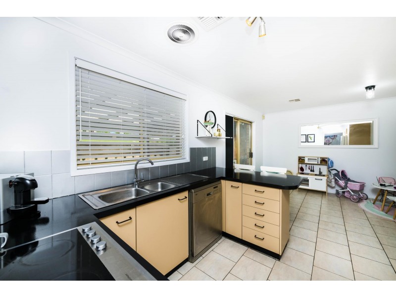 131 Lawrence Wackett Crescent, Theodore ACT 2905
