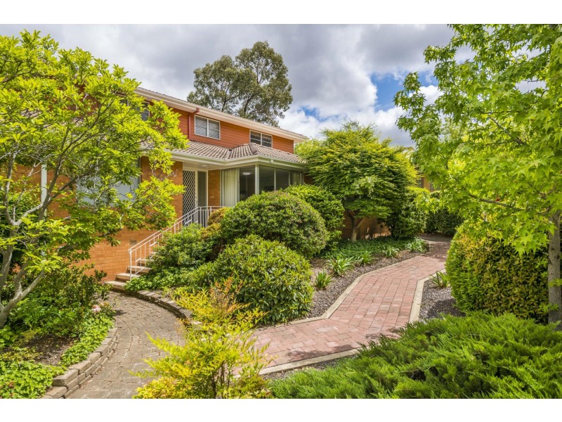 16 Dookie Street, Farrer ACT 2607