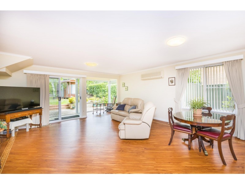 16 Dookie Street, Farrer ACT 2607