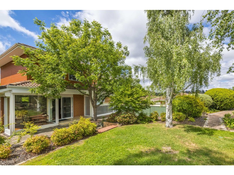 16 Dookie Street, Farrer ACT 2607