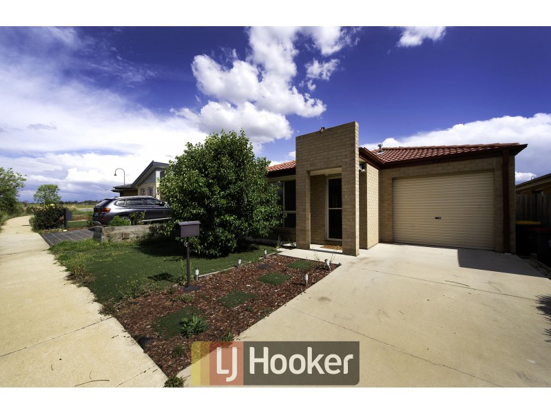 52 Hilda Kincaid Crescent, Macgregor ACT 2615