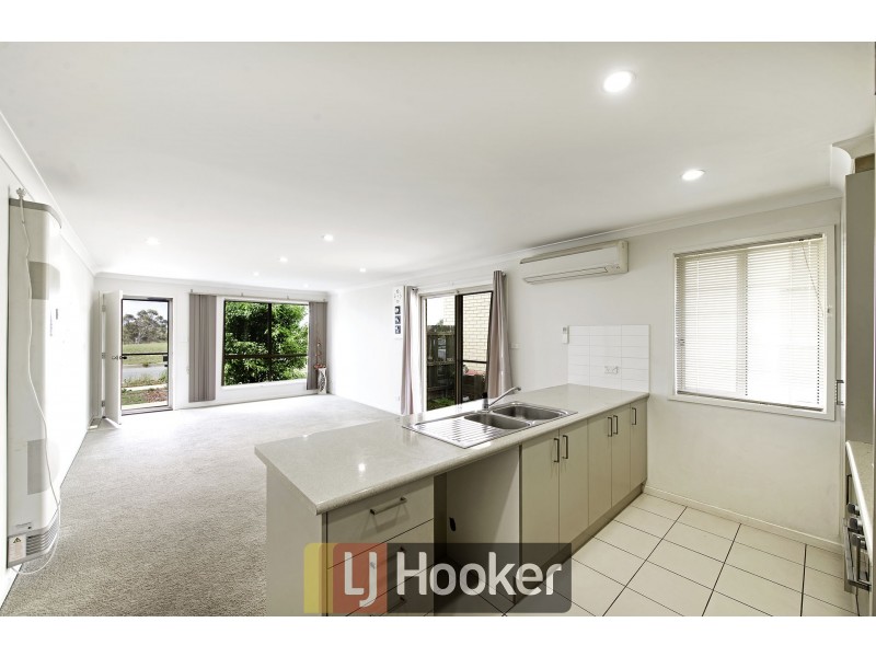 52 Hilda Kincaid Crescent, Macgregor ACT 2615