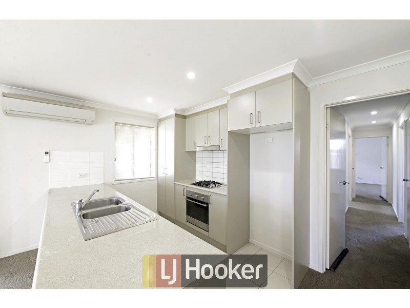 52 Hilda Kincaid Crescent, Macgregor ACT 2615