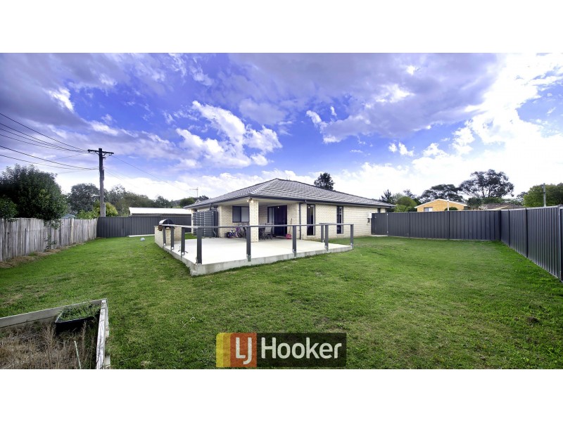 4 Sims Place, Kambah ACT 2902