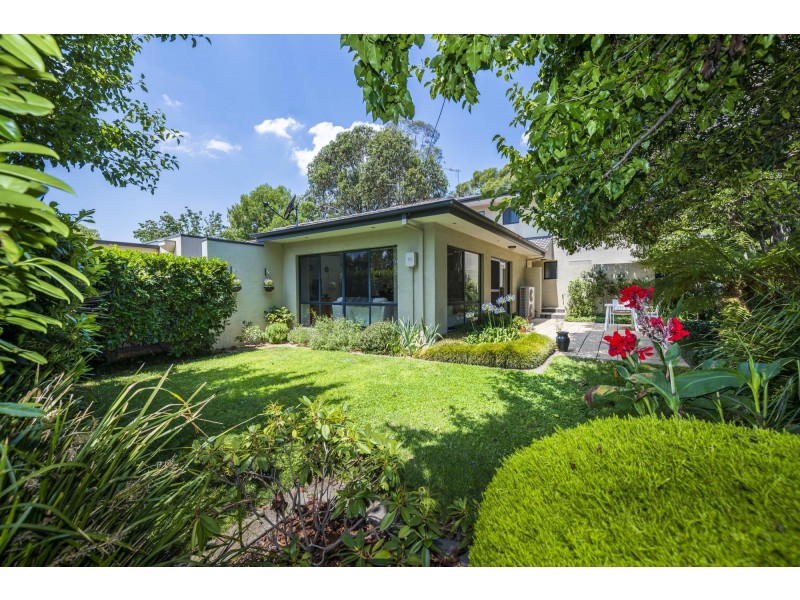 2 Lyle Place, Chifley ACT 2606