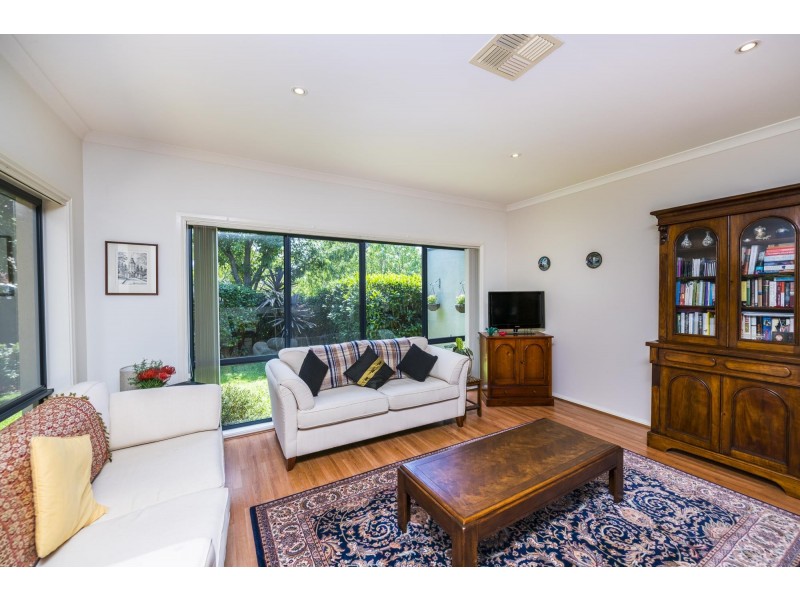2 Lyle Place, Chifley ACT 2606