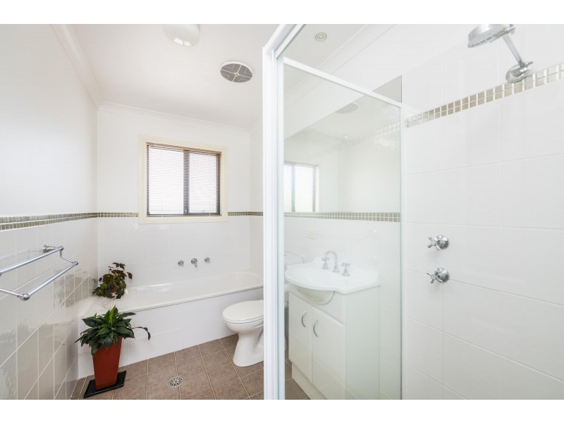 2 Lyle Place, Chifley ACT 2606