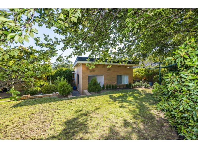 126 Lambrigg Street, Farrer ACT 2607