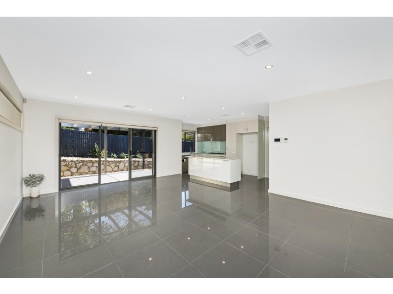 2/121 Eggleston Crescent, Chifley ACT 2606