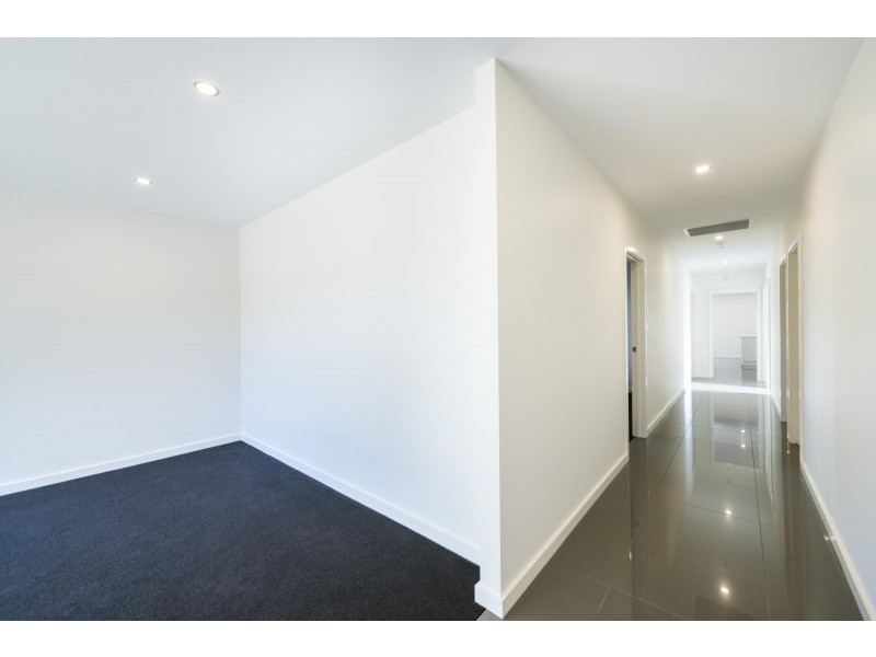 2/121 Eggleston Crescent, Chifley ACT 2606