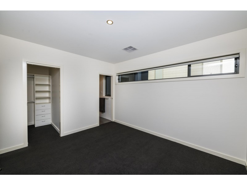2/121 Eggleston Crescent, Chifley ACT 2606