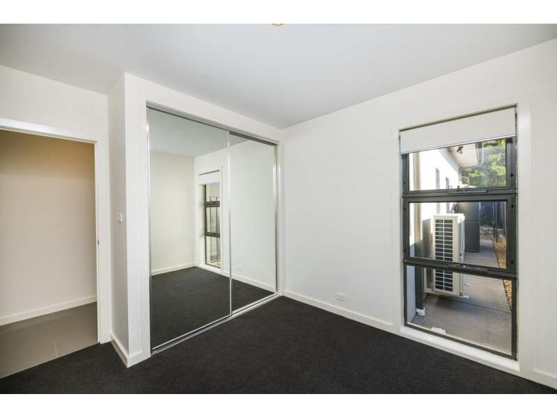 2/121 Eggleston Crescent, Chifley ACT 2606