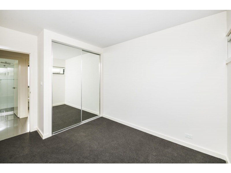 2/121 Eggleston Crescent, Chifley ACT 2606