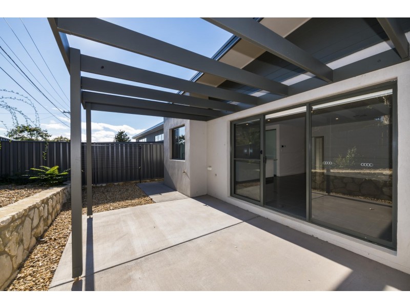 2/121 Eggleston Crescent, Chifley ACT 2606