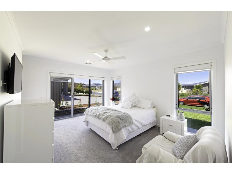 10 Angus Place, Bungendore NSW 2621