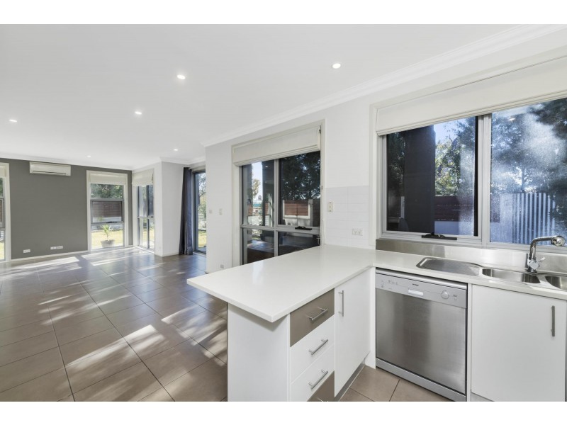 4/6 Webber Crescent, Calwell ACT 2905