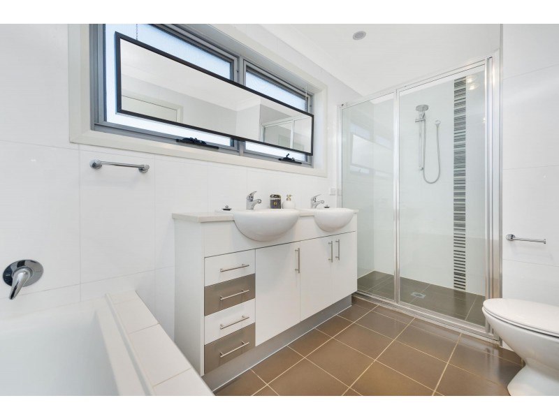 4/6 Webber Crescent, Calwell ACT 2905