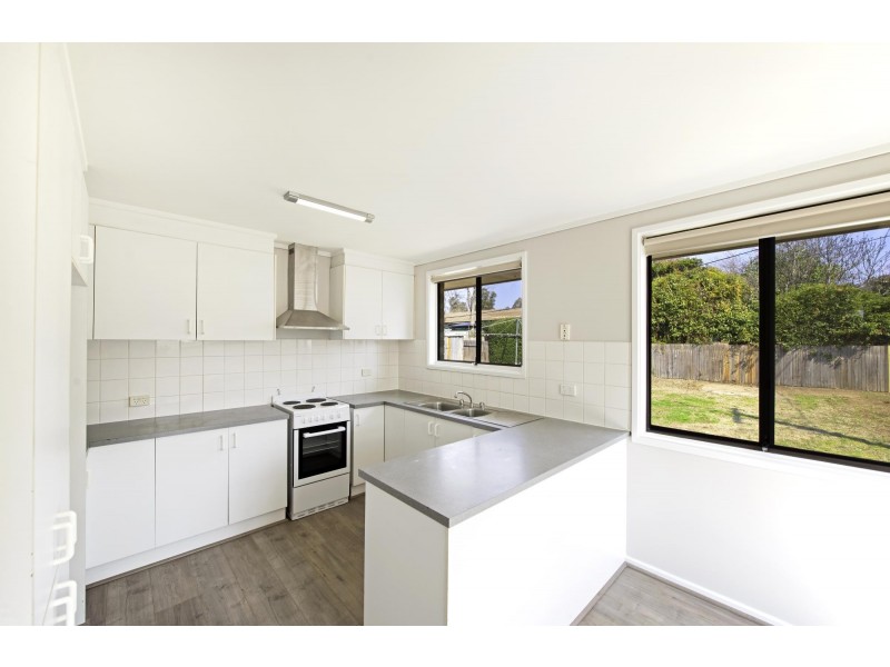 4 Hepburn Place, Kambah ACT 2902