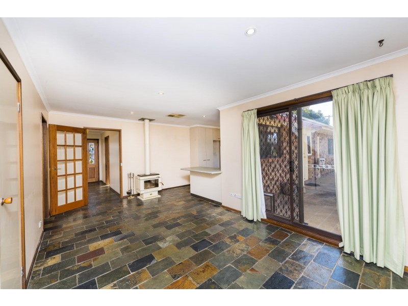 6 Hain Place, Gilmore ACT 2905