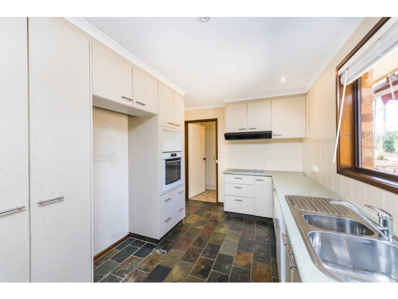 6 Hain Place, Gilmore ACT 2905