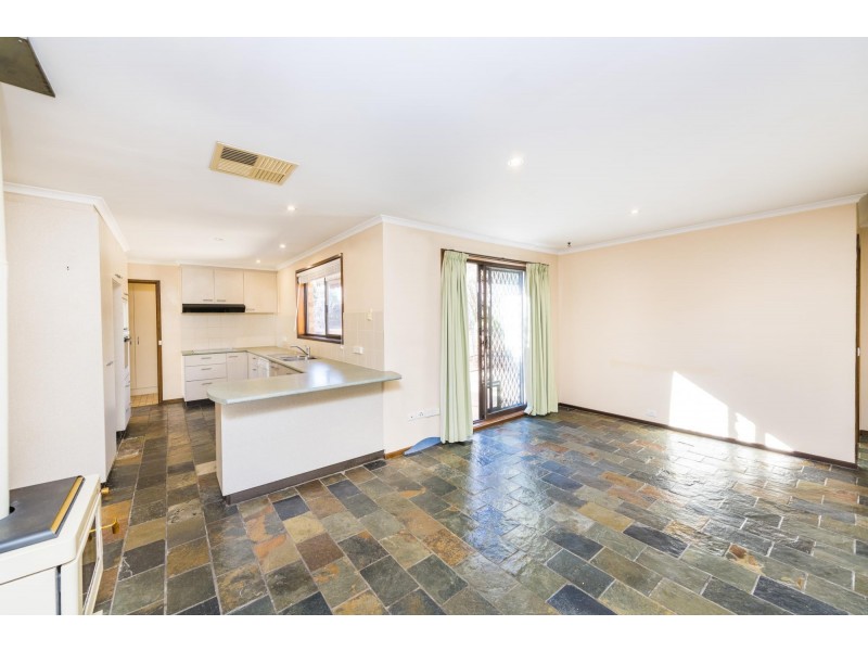 6 Hain Place, Gilmore ACT 2905