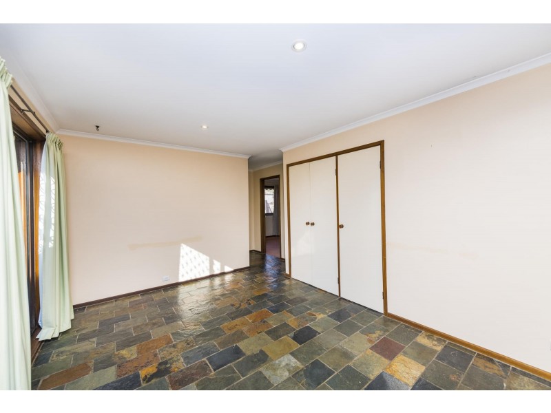 6 Hain Place, Gilmore ACT 2905