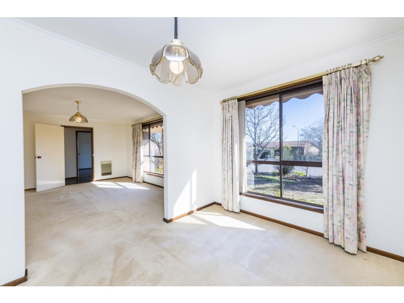 6 Hain Place, Gilmore ACT 2905