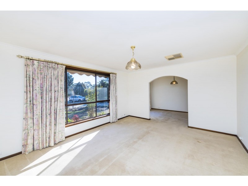 6 Hain Place, Gilmore ACT 2905