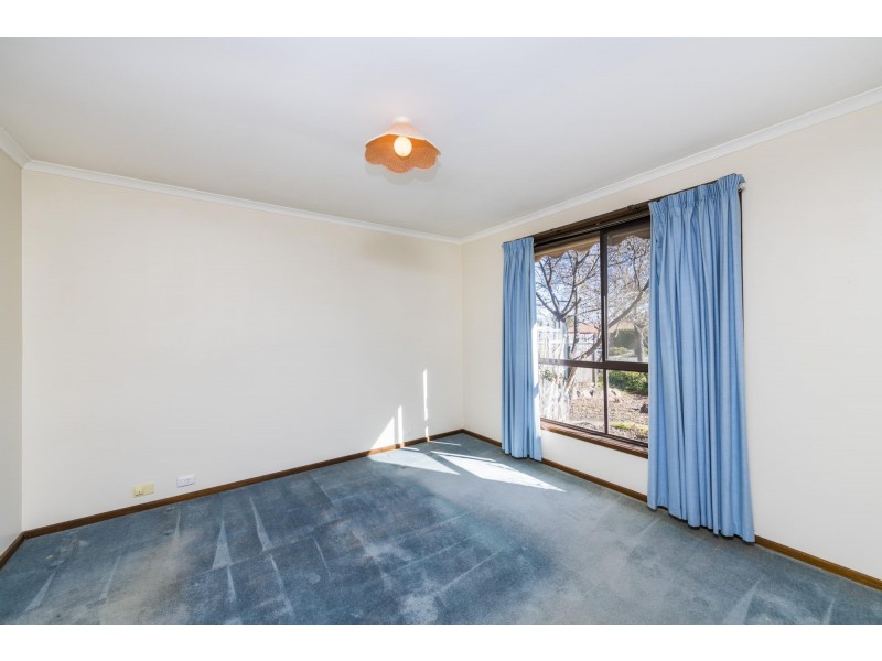 6 Hain Place, Gilmore ACT 2905