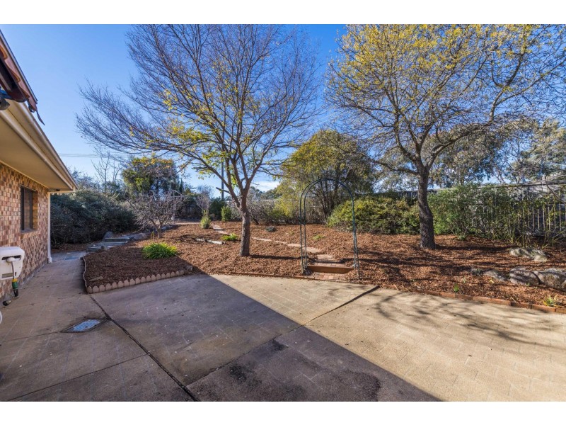 6 Hain Place, Gilmore ACT 2905