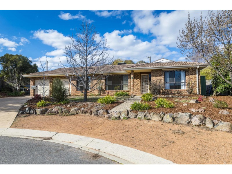 6 Hain Place, Gilmore ACT 2905