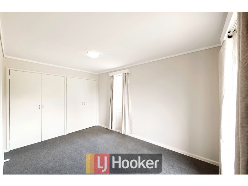 8 Nivison Place, Charnwood ACT 2615