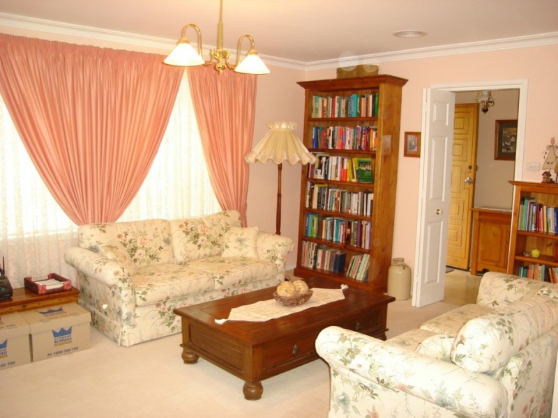 27 Macnaughton Street, Holt ACT 2615