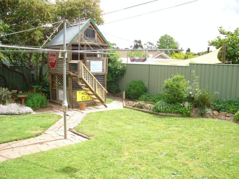 27 Macnaughton Street, Holt ACT 2615