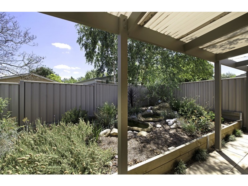 2/9 Ferry Place, Gordon ACT 2906