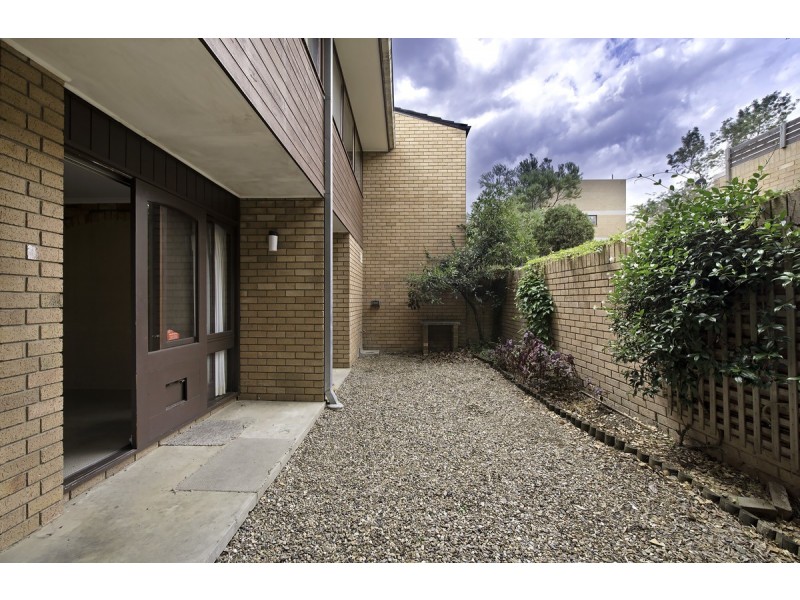 17 Boothby Place, Garran ACT 2605